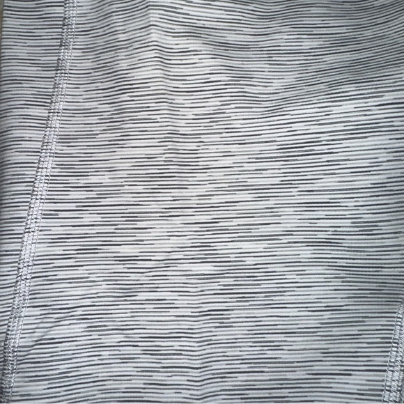 Lululemon gray/white leggings - Picture 2 of 4